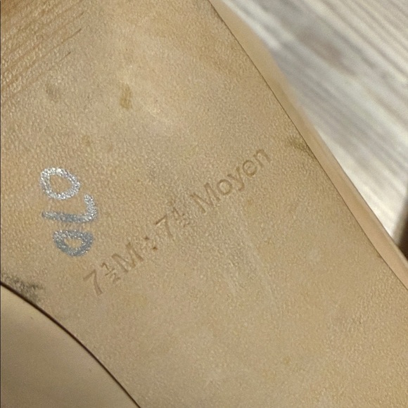 Guess by Marciano Peep Toe Heels, Size 7.5 - Picture 6 of 9